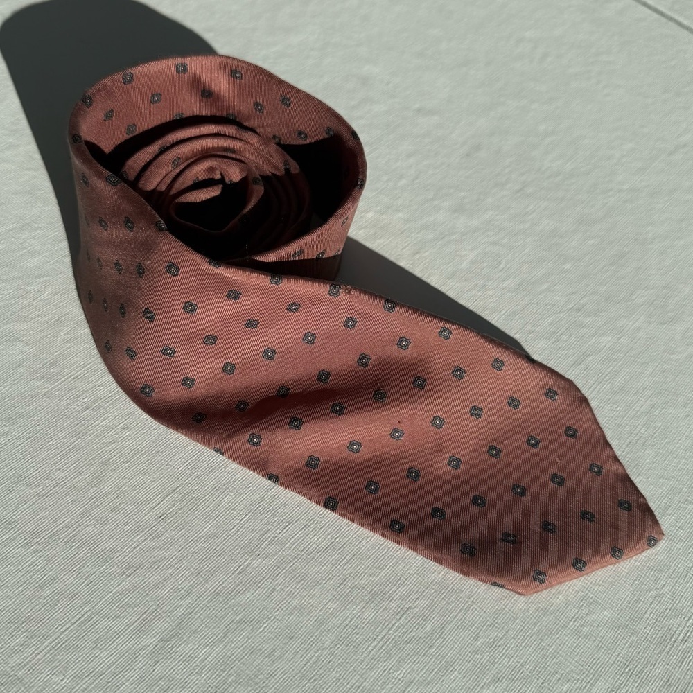 VTG CHRISTIAN DIOR All Silk Mauve Brown Oval Printed Business Preppy Formal Tie